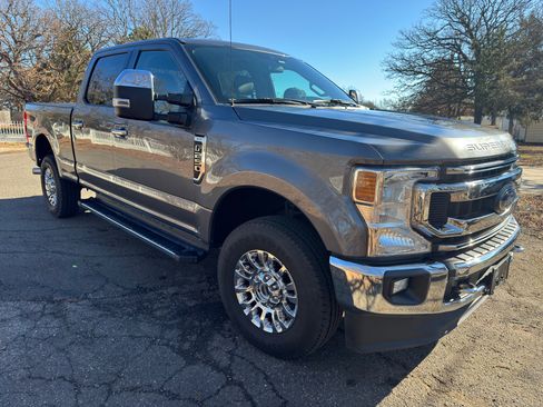 Used 2021 Ford F250 XLT w/ XLT Premium Package image 6