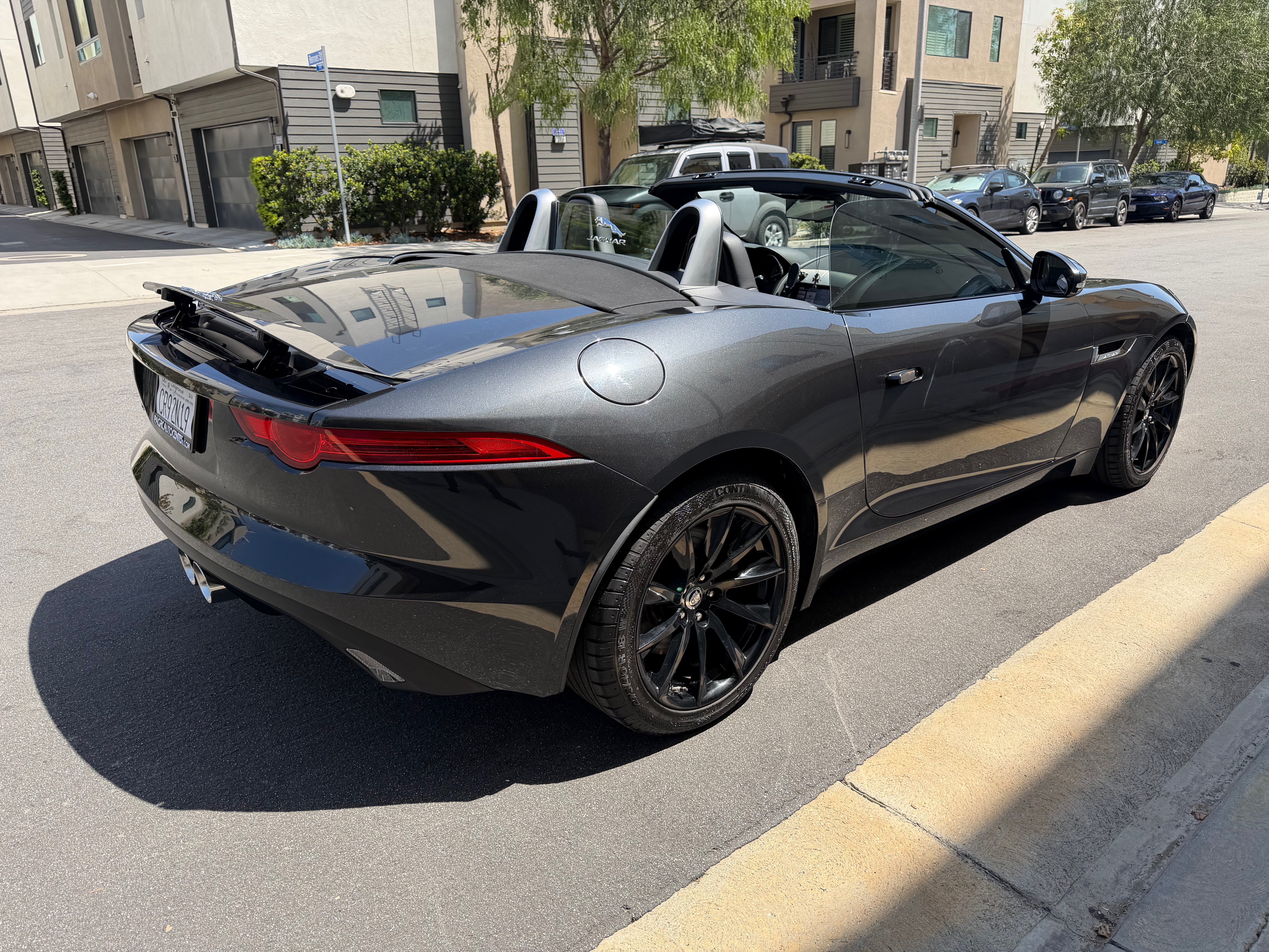 Used 2014 Jaguar F-TYPE Convertible RWD image 9