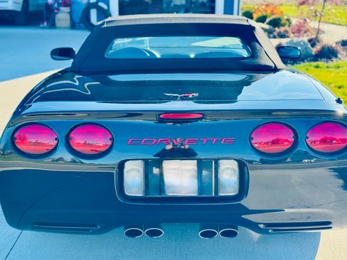 Used 2001 Chevrolet Corvette Convertible w/ Preferred Equipment Group2 image 5