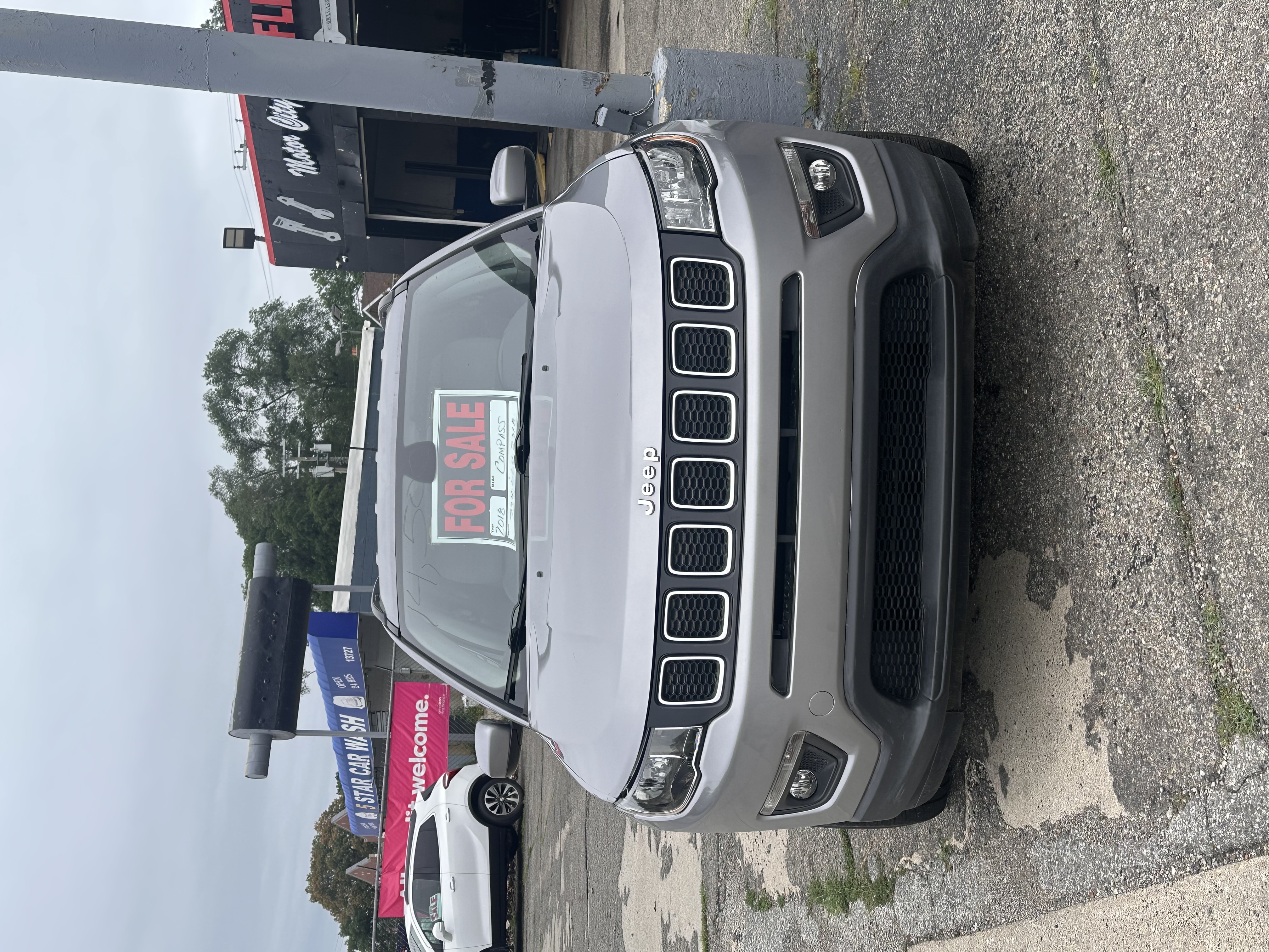 Used 2018 Jeep Compass Latitude w/ Popular Equipment Group AWD/4WD image 1
