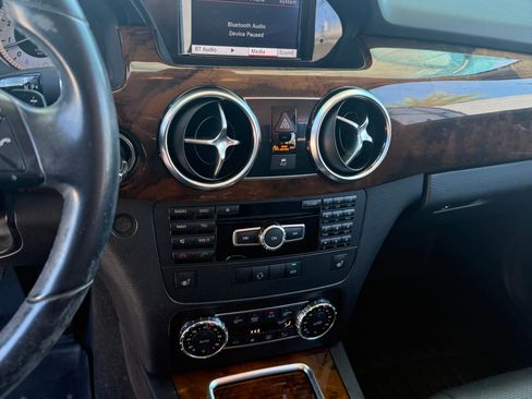 Used 2013 Mercedes-Benz GLK 350 4MATIC image 11