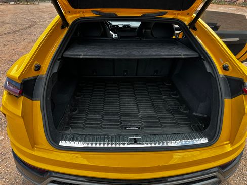 Used 2020 Lamborghini Urus AWD/4WD image 14