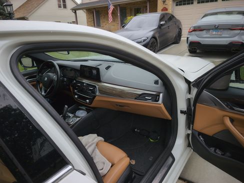 Used 2018 BMW 540i xDrive AWD/4WD image 10