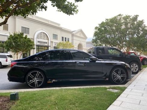 Used 2017 BMW 750i xDrive image 10