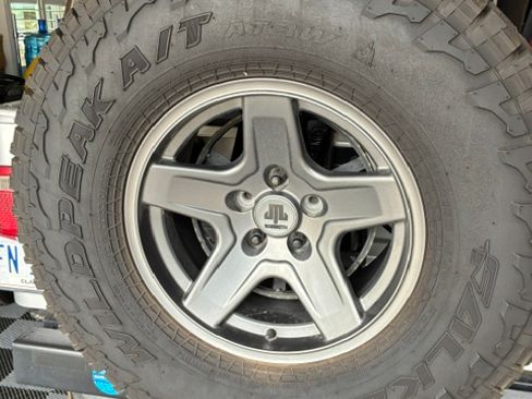 Used 2006 Jeep Wrangler Unlimited AWD/4WD image 12