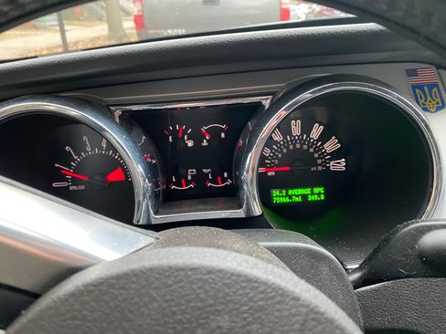 Used 2009 Ford Mustang Premium image 16