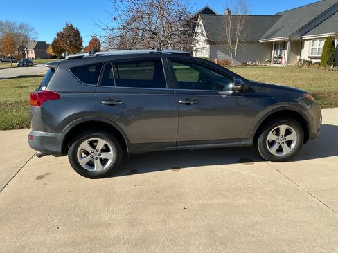 Used 2013 Toyota RAV4 XLE image 22