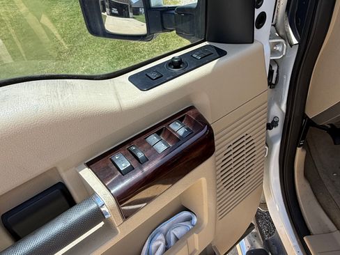 Used 2008 Ford F350 Lariat AWD/4WD image 11