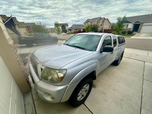Used 2010 Toyota Tacoma 4x4 Access Cab V6 image 1