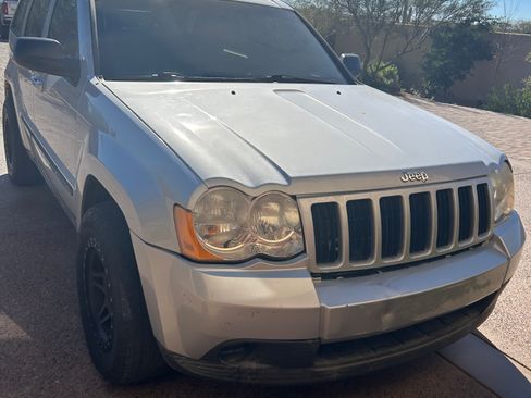 Used 2008 Jeep Grand Cherokee Laredo image 2