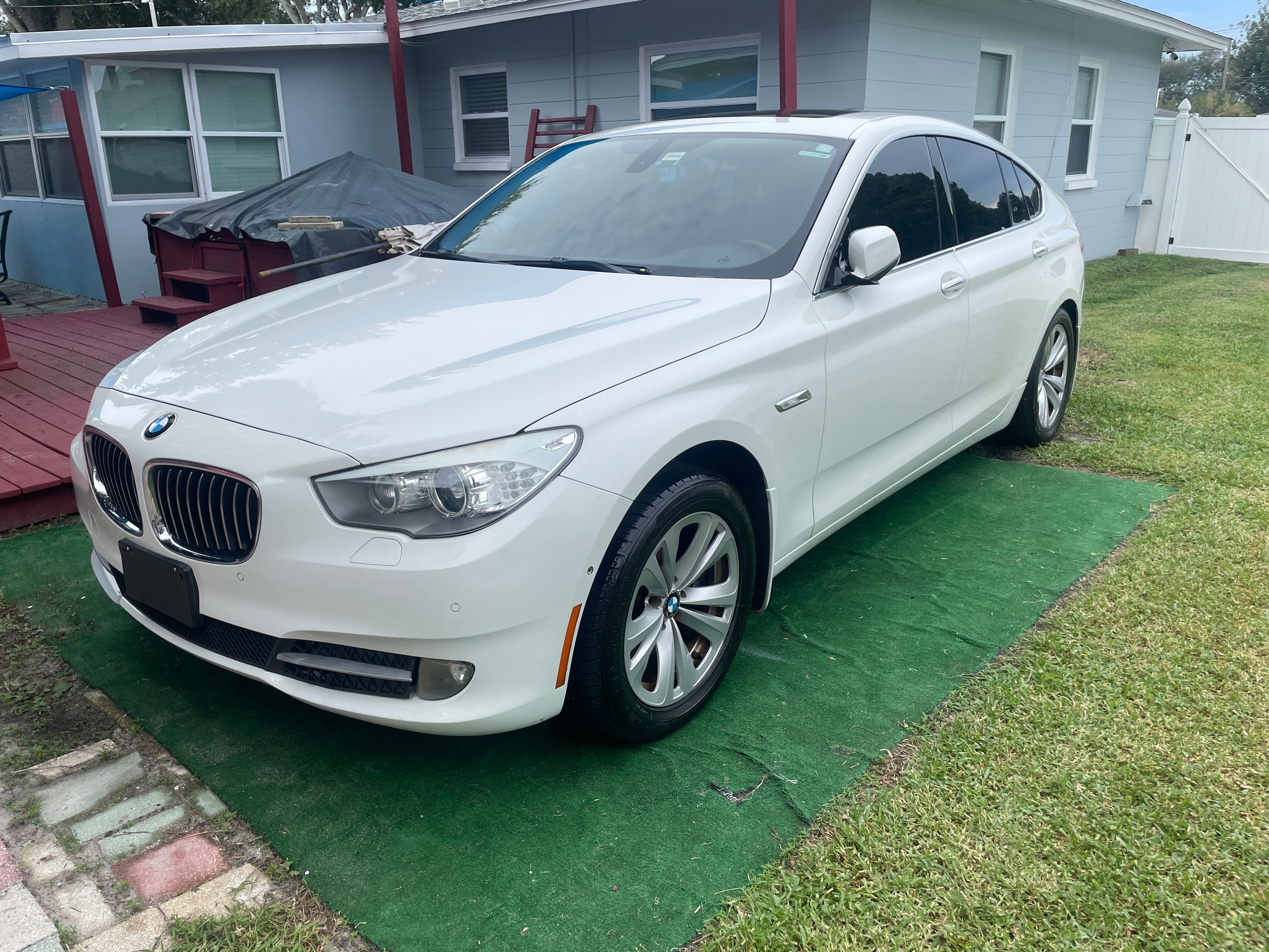 Used 2011 BMW 535i Gran Turismo RWD image 1