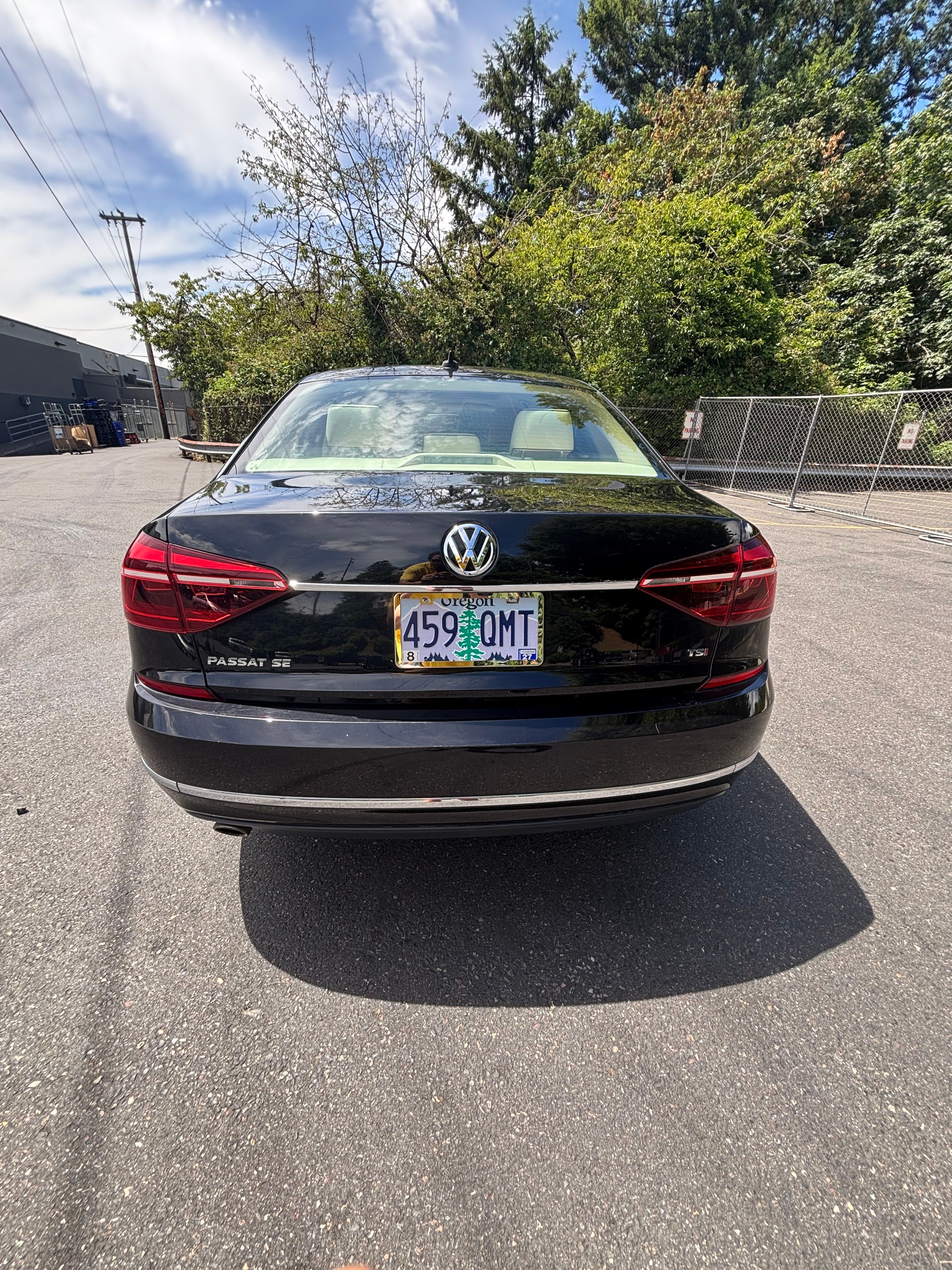 Used 2017 Volkswagen Passat 1.8T SE FWD image 6