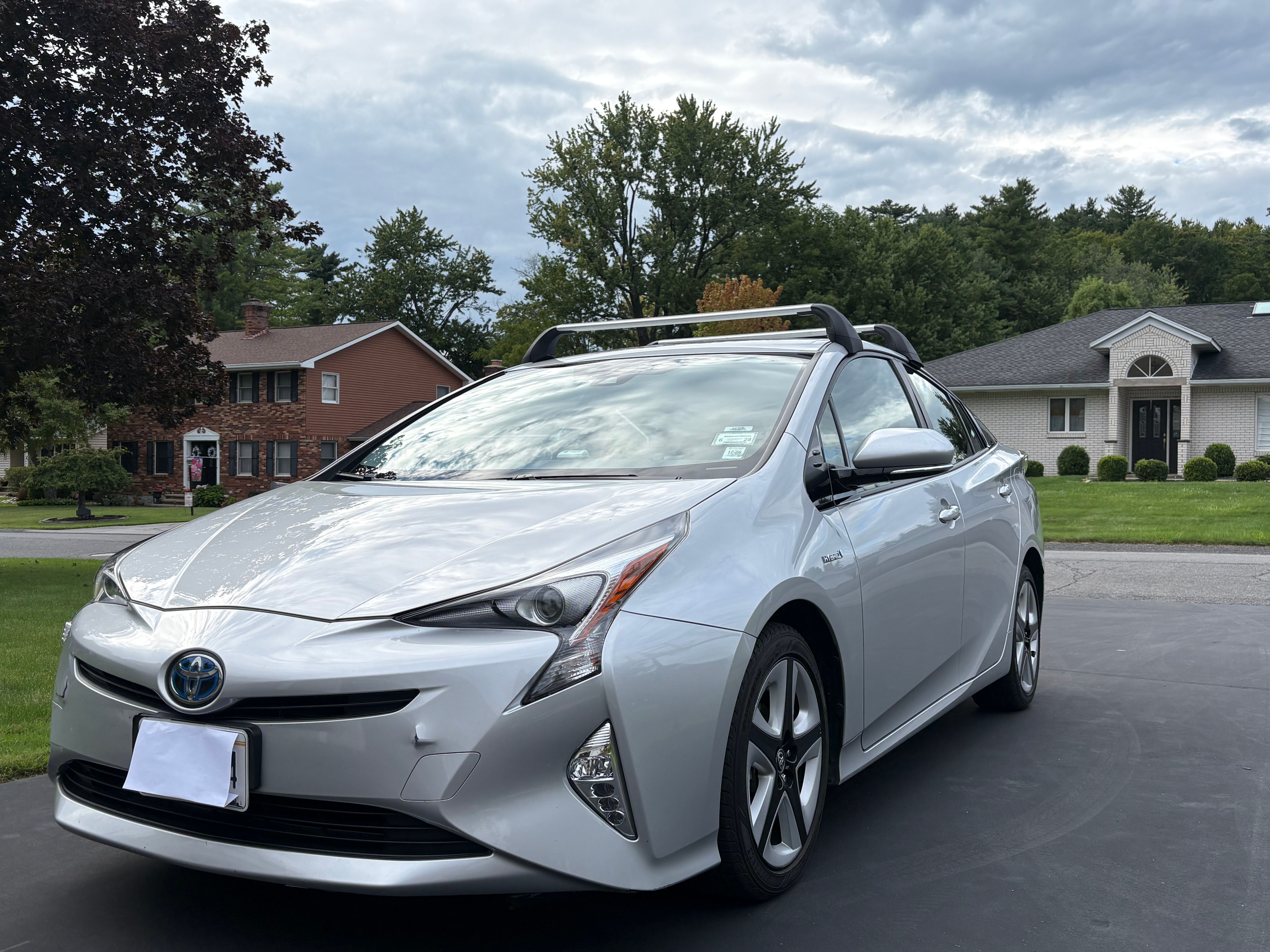 Used 2017 Toyota Prius Four Touring w/ Carpet Mat Package FWD image 1