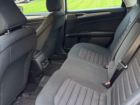 Used 2020 Ford Fusion SE AWD/4WD image 10