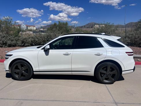 Used 2022 Genesis GV70 3.5T Sport w/ Sport Prestige Package image 4