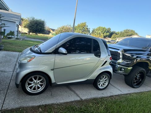 Used 2009 smart fortwo passion RWD image 2