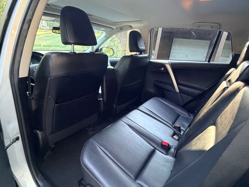 Used 2013 Toyota RAV4 Limited AWD/4WD image 20