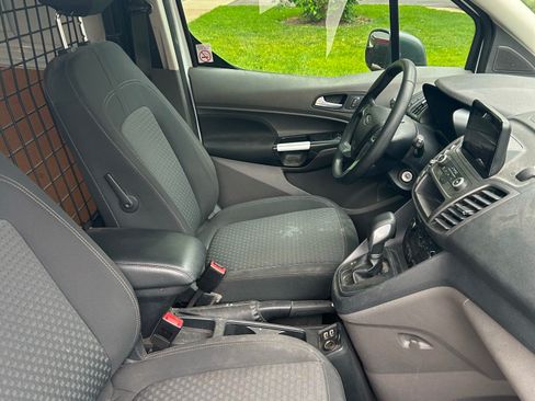 Used 2022 Ford Transit Connect XLT FWD image 2