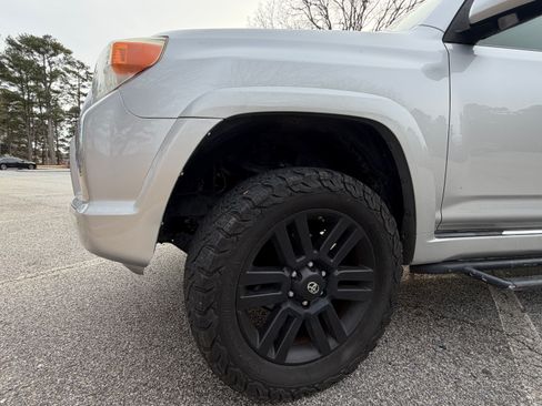 Used 2013 Toyota 4Runner Limited image 8