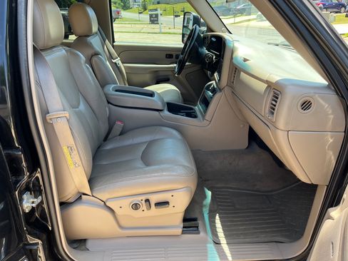 Used 2007 GMC Sierra 2500 SLT w/ Onstar Plus Package AWD/4WD image 15