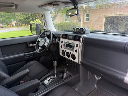 Used 2012 Toyota FJ Cruiser 4WD w/ Convenience Pkg image 10