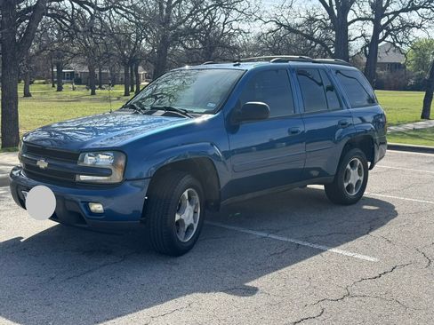 Used 2005 Chevrolet TrailBlazer LT w/ LT Package 1 image 4
