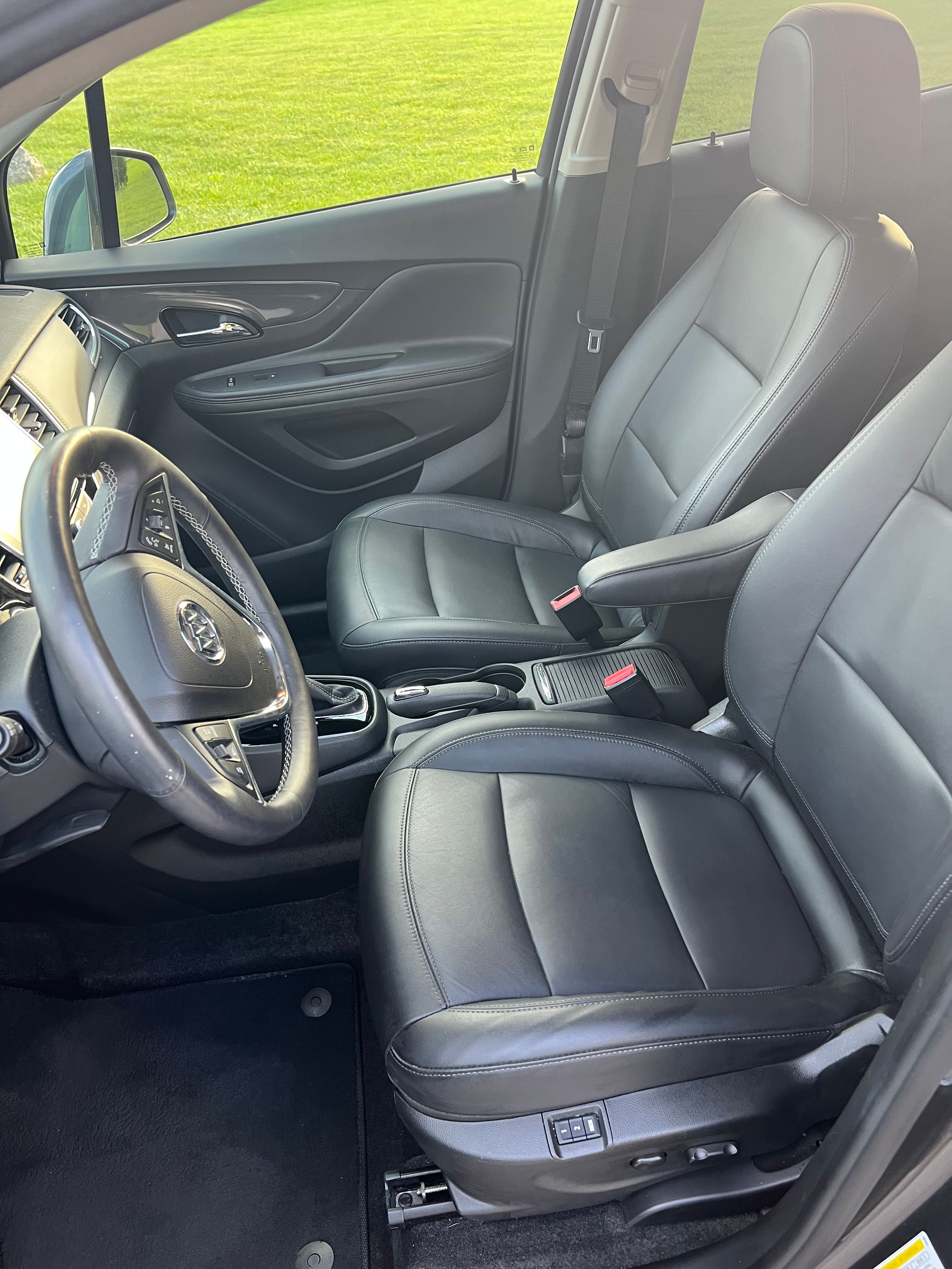 Used 2018 Buick Encore Essence FWD image 10