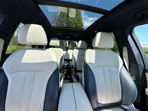 Used 2019 BMW X7 xDrive50i w/ Dynamic Handling Package AWD/4WD image 28
