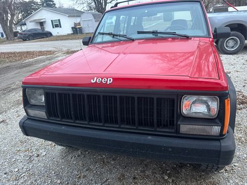 Used 1993 Jeep Cherokee Sport image 2