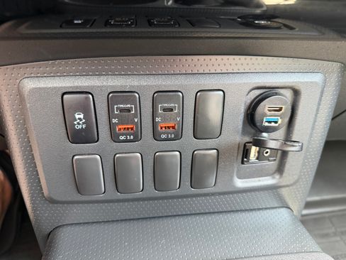 Used 2014 Toyota FJ Cruiser 4WD w/ Convenience Package image 14