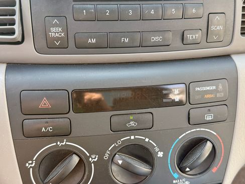 Used 2005 Toyota Corolla CE image 11