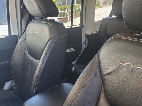 Used 2014 Jeep Wrangler Unlimited Sahara image 6