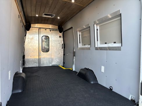 Used 2020 Ford Transit 350 148 High Roof Extended image 12