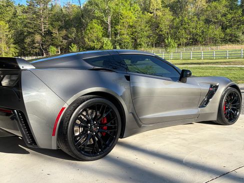 Used 2016 Chevrolet Corvette Z06 w/ Battery Protection Package RWD image 2