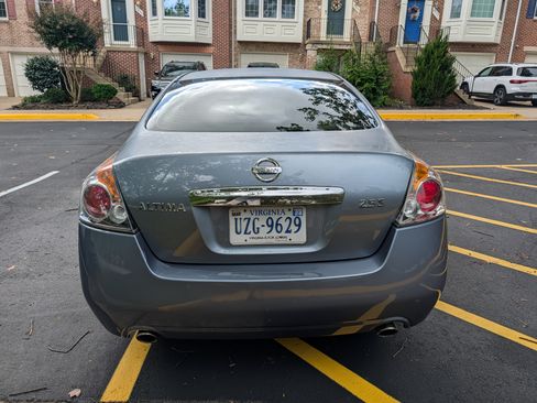 Used 2010 Nissan Altima 2.5 S FWD image 6