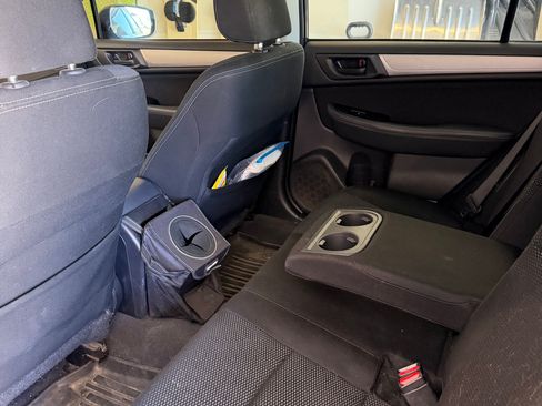 Used 2019 Subaru Outback 2.5i AWD/4WD image 11