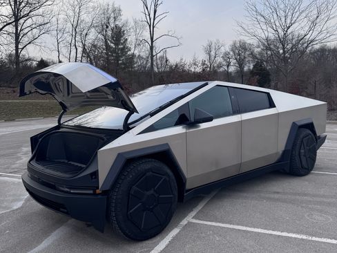 Used 2024 Tesla Cybertruck Cyberbeast image 4