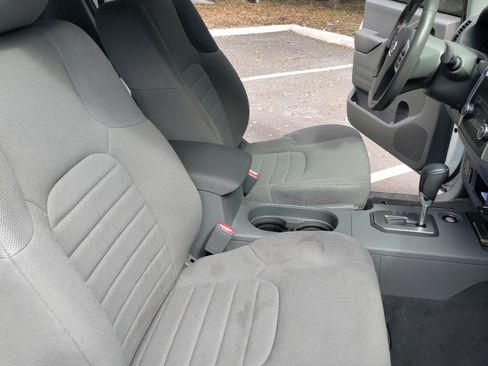 Used 2021 Nissan Frontier S w/ S Utility Package image 8