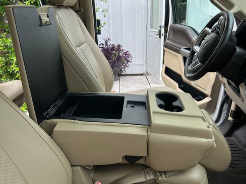 Used 2020 Ford F150 Lariat w/ Equipment Group 501A Mid image 30