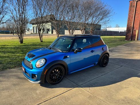 Used 2011 MINI Cooper S image 1