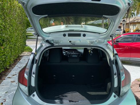 Used 2015 Toyota Prius C FWD image 9