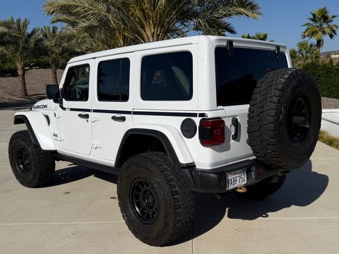 Used 2022 Jeep Wrangler Unlimited Rubicon w/ Xtreme Recon 35" Tire Package image 5