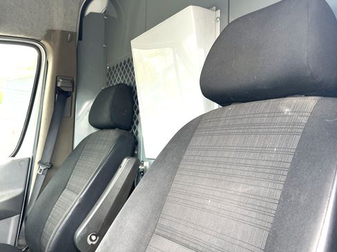 Used 2014 Freightliner Sprinter 2500 image 5