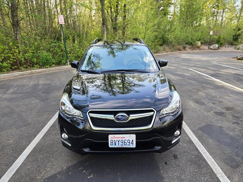 Used 2017 Subaru Crosstrek 2.0i Premium w/ Popular Package #2 AWD/4WD image 2