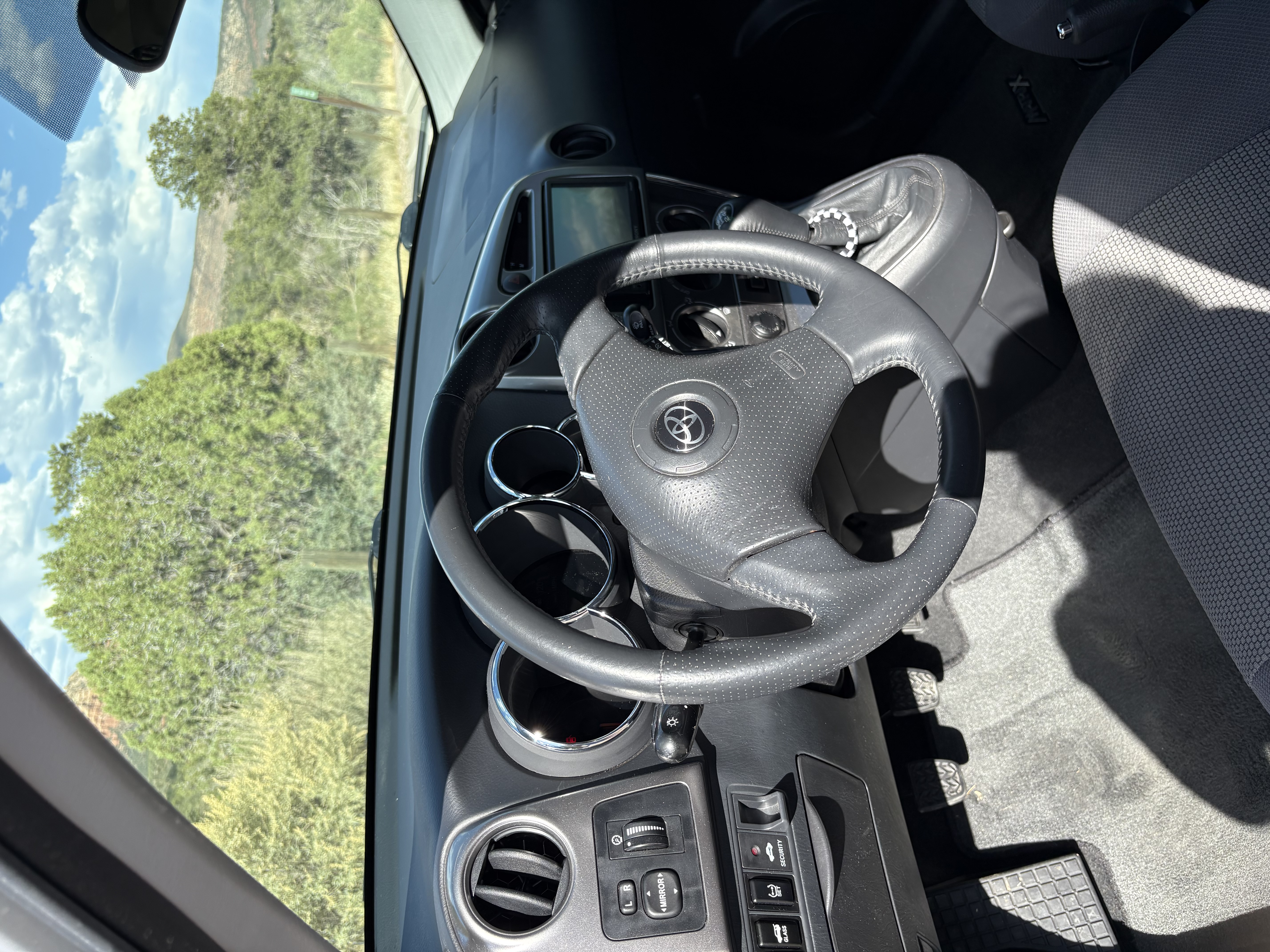 Used 2007 Toyota Matrix XR FWD image 11