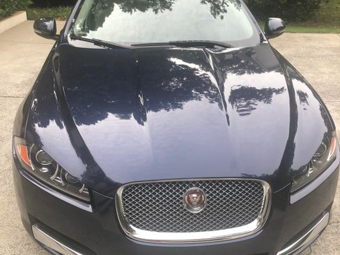 Used 2015 Jaguar XF Premium image 11