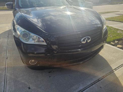 Used 2011 INFINITI M56 x w/ Deluxe Touring Pkg image 2