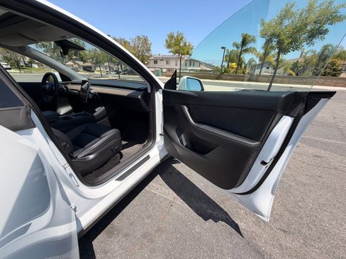 Used 2022 Tesla Model Y Performance AWD/4WD image 20