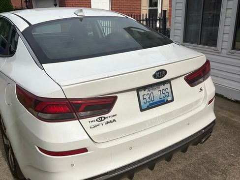 Used 2019 Kia Optima S FWD image 2