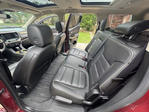 Used 2017 GMC Acadia Denali w/ Technology Package image 18